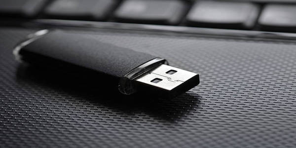 What’s the Difference Between Flash Drive and Pen Drive